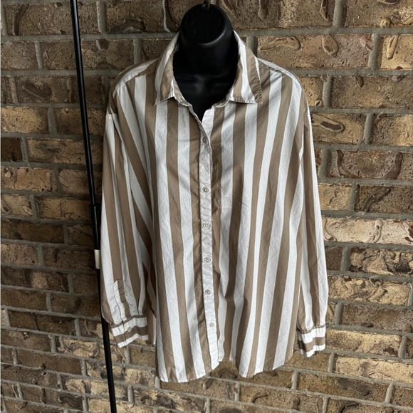 Aerie Good Day Button Down Shirt Striped
Beige Size Small P - Picture 3 of 15